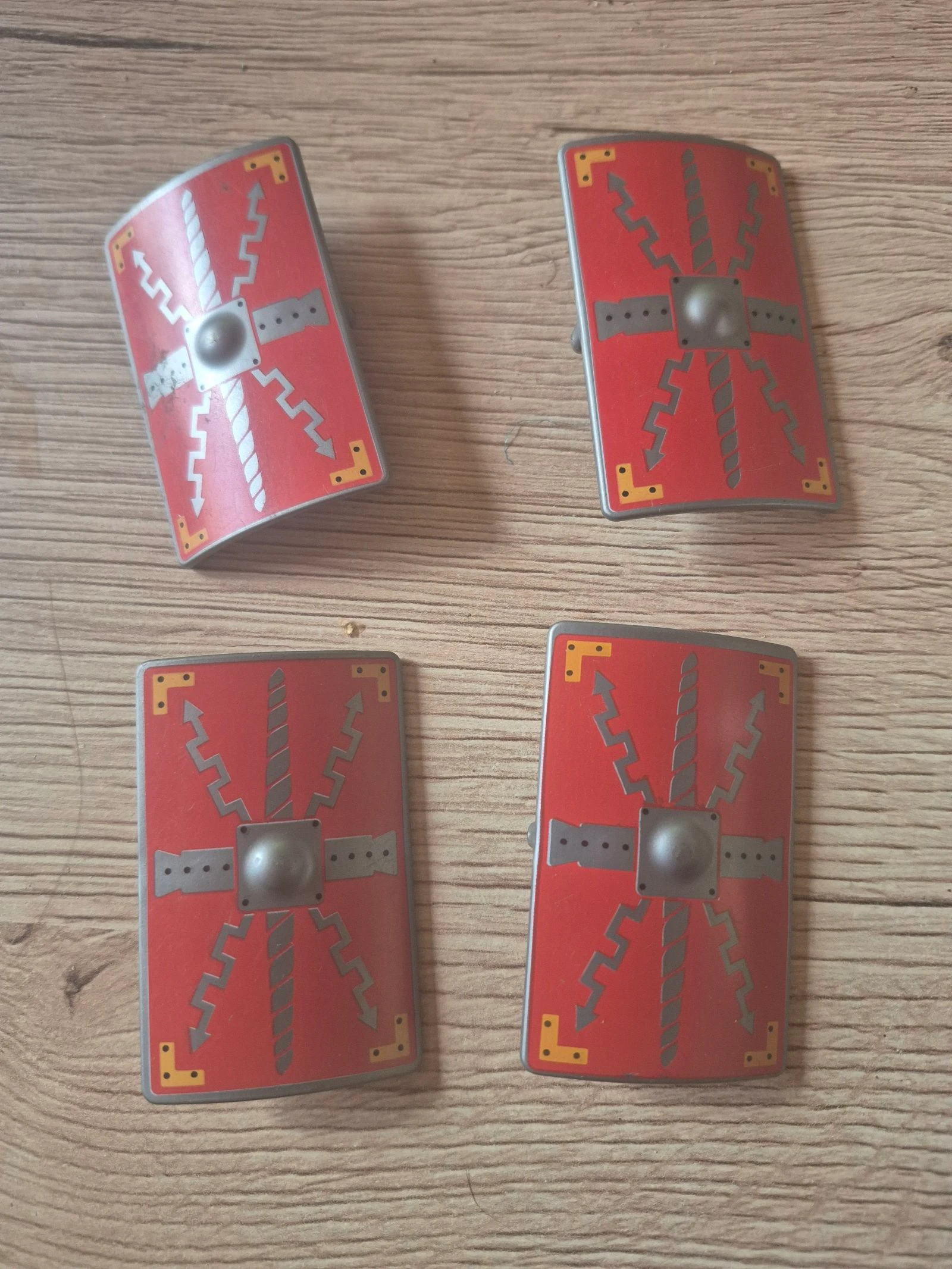 Lot de 4 boucliers romains playmobil 